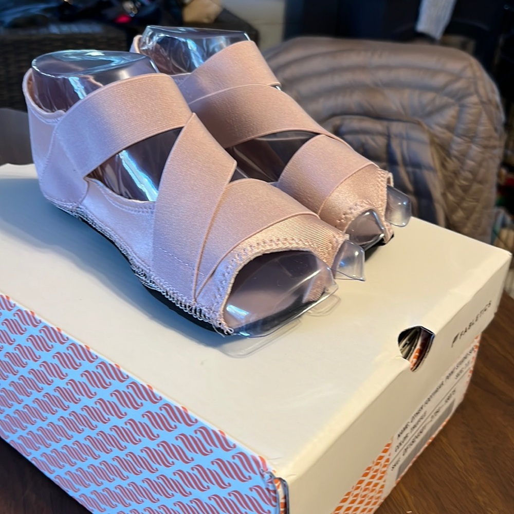 Fabletics Point Studio Wrap Sock pink pure barre yoga shoe